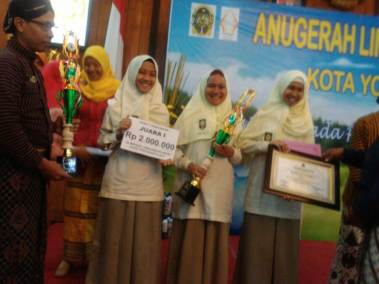MTs. Muallimaat Raih Juara di Olimpiade Lingkungan Hidup | Madrasah ...